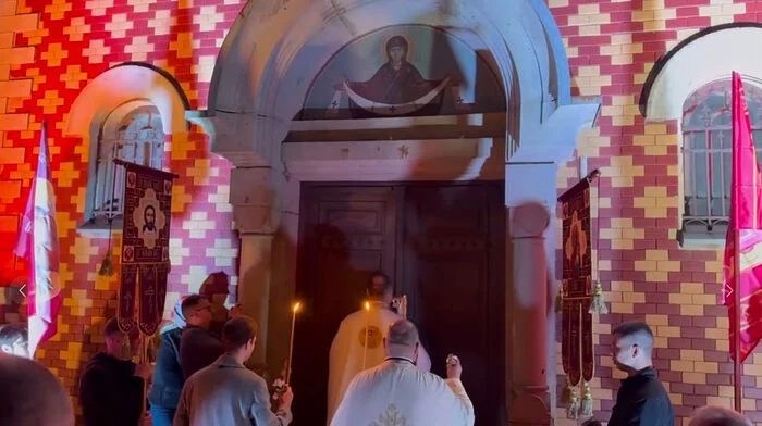 Пасха в храме Св. Троицы в Горни-Адроваце объединила сербов и русских Пасха в храме Св. Троицы в Горни-Адроваце объединила сербов и русских
