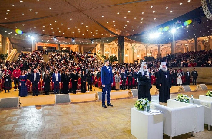 Святейший Патриарх Кирилл встретился с педагогами общеобразовательных школ Святейший Патриарх Кирилл встретился с педагогами общеобразовательных школ