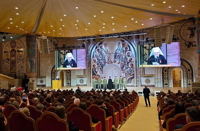 Митрополит Ставропольский Кирилл возглавил работу секции «Народ и армия едины»