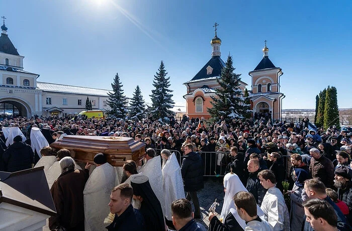 Святейший Патриарх Кирилл совершил отпевание схиархимандрита Илия (Ноздрина) Святейший Патриарх Кирилл совершил отпевание схиархимандрита Илия (Ноздрина)