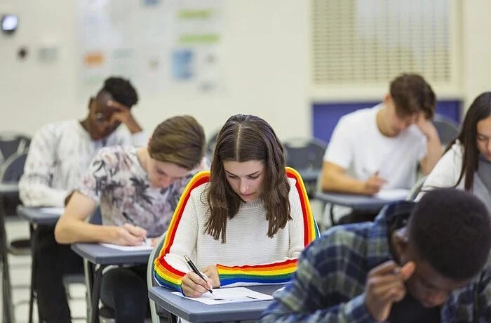 Уволенным за недовольство трансгендерной политикой школы, заплатят компенсацию Уволенным за недовольство трансгендерной политикой школы, заплатят компенсацию